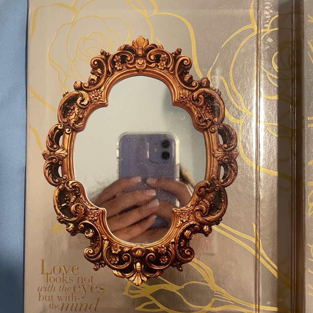 LORAC BEAUTY AND THE BEAST EYESHADOW PALLETTE